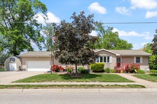 610 AVENUE Q, Carter Lake, IA 51510