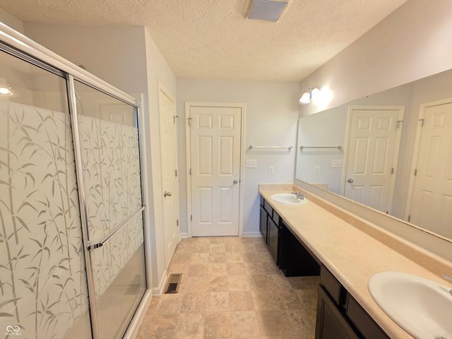 2347 Shadow Court, Columbus, IN 47201