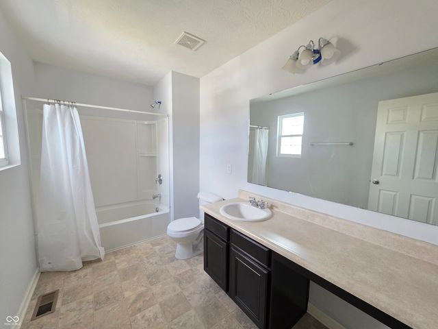 2347 Shadow Court, Columbus, IN 47201