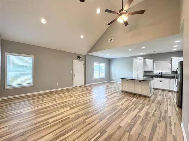 1700 W 6th Street Terrace, Knob Noster, MO 65336