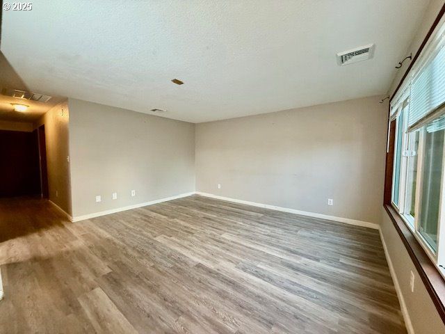 2065 HAYES St, North Bend, OR 97459