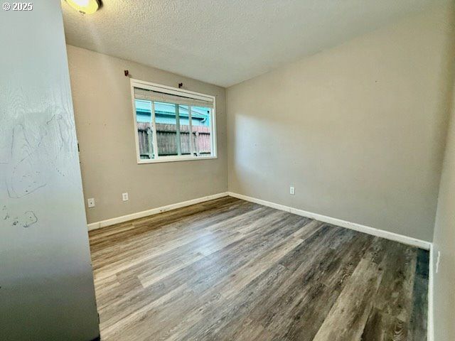 2065 HAYES St, North Bend, OR 97459