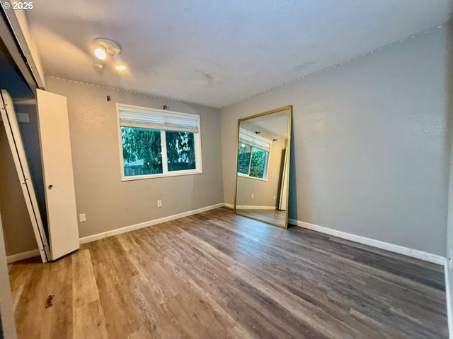 2065 HAYES St, North Bend, OR 97459