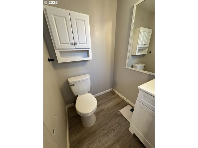 2065 HAYES St, North Bend, OR 97459