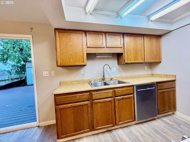 2065 HAYES St, North Bend, OR 97459