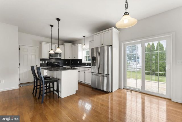 302 REDBUD DR, Oxford, PA 19363