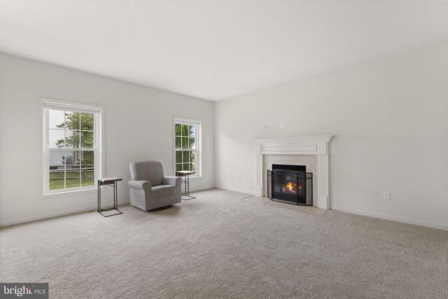 302 REDBUD DR, Oxford, PA 19363