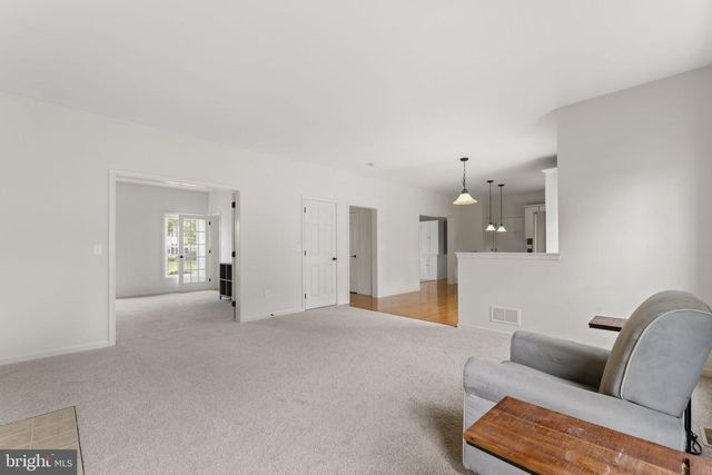 302 REDBUD DR, Oxford, PA 19363