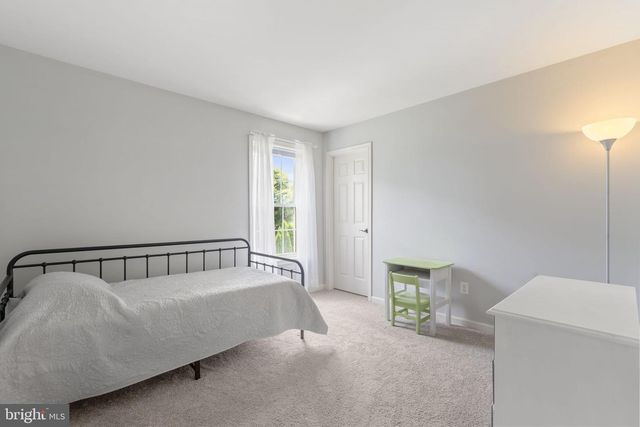 302 REDBUD DR, Oxford, PA 19363