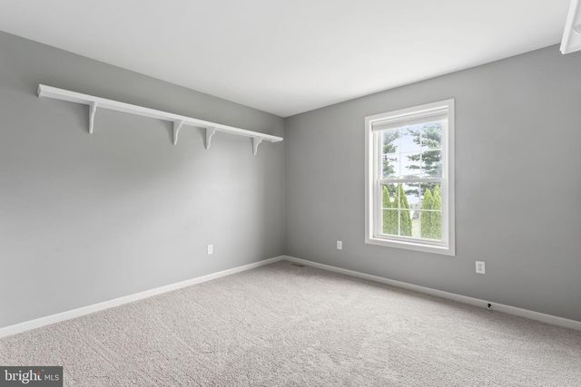 302 REDBUD DR, Oxford, PA 19363