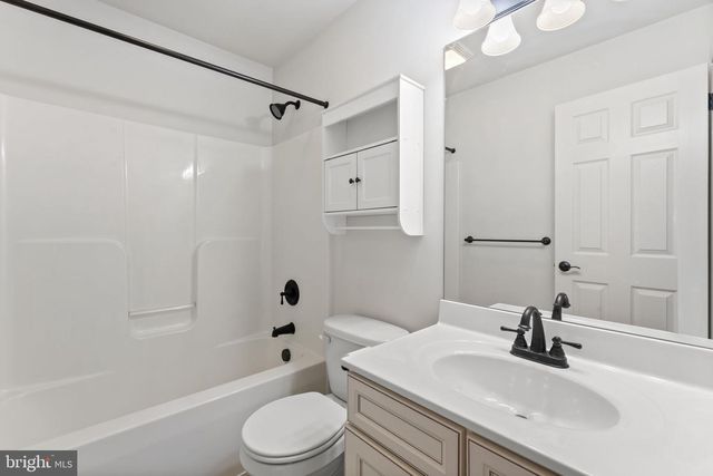 302 REDBUD DR, Oxford, PA 19363