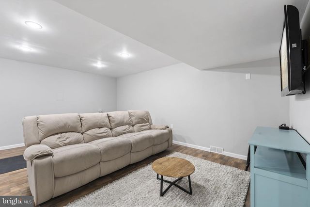 302 REDBUD DR, Oxford, PA 19363