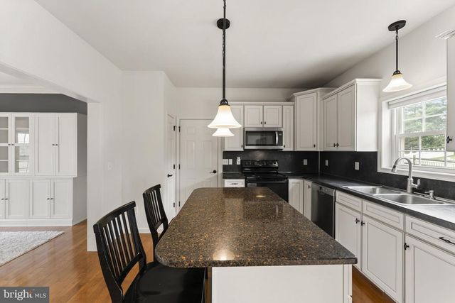 302 REDBUD DR, Oxford, PA 19363