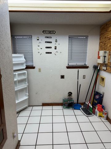 7285 Us Highway 87, China Grove, TX 78263