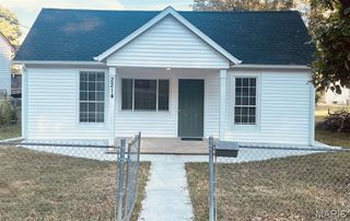 2214 N Benton Avenue, St Charles, MO 63301