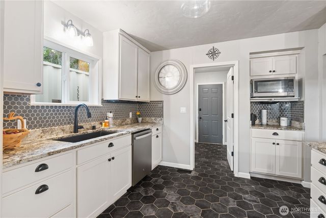 3116 Alderwood Avenue, Bellingham, WA 98225