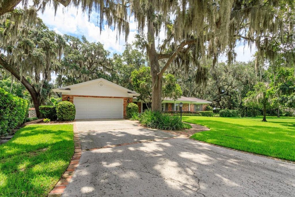 Image 2 of property listing at 5019 GRAN LAC AVENUE, Orlando, FL 32812