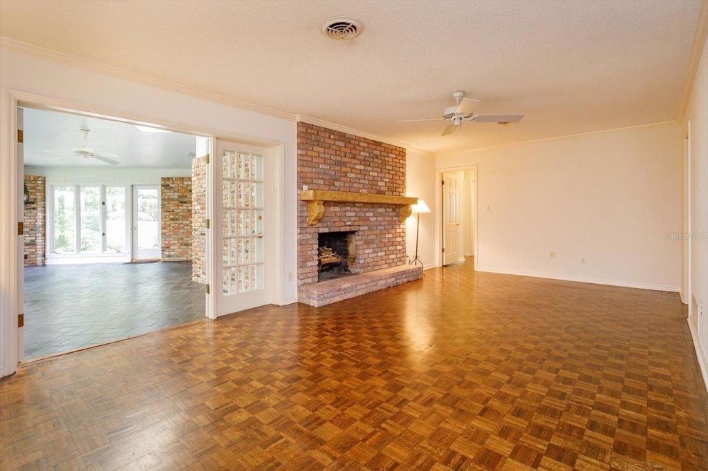 Image 15 of property listing at 5019 GRAN LAC AVENUE, Orlando, FL 32812