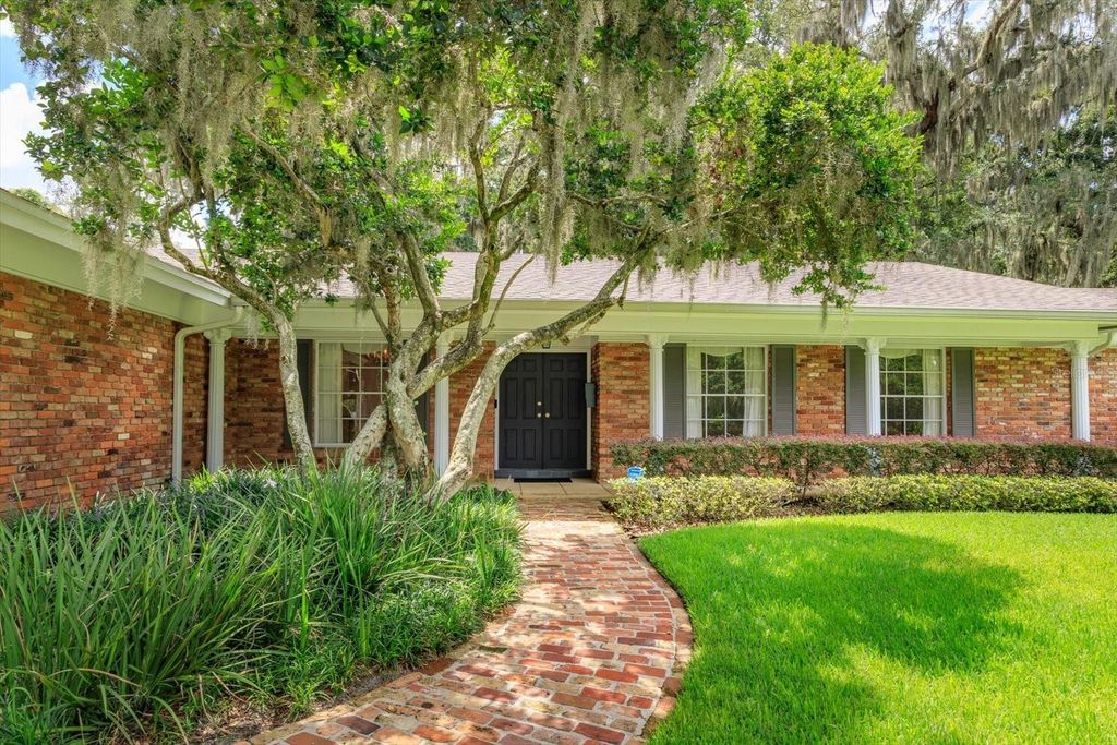 Image 3 of property listing at 5019 GRAN LAC AVENUE, Orlando, FL 32812