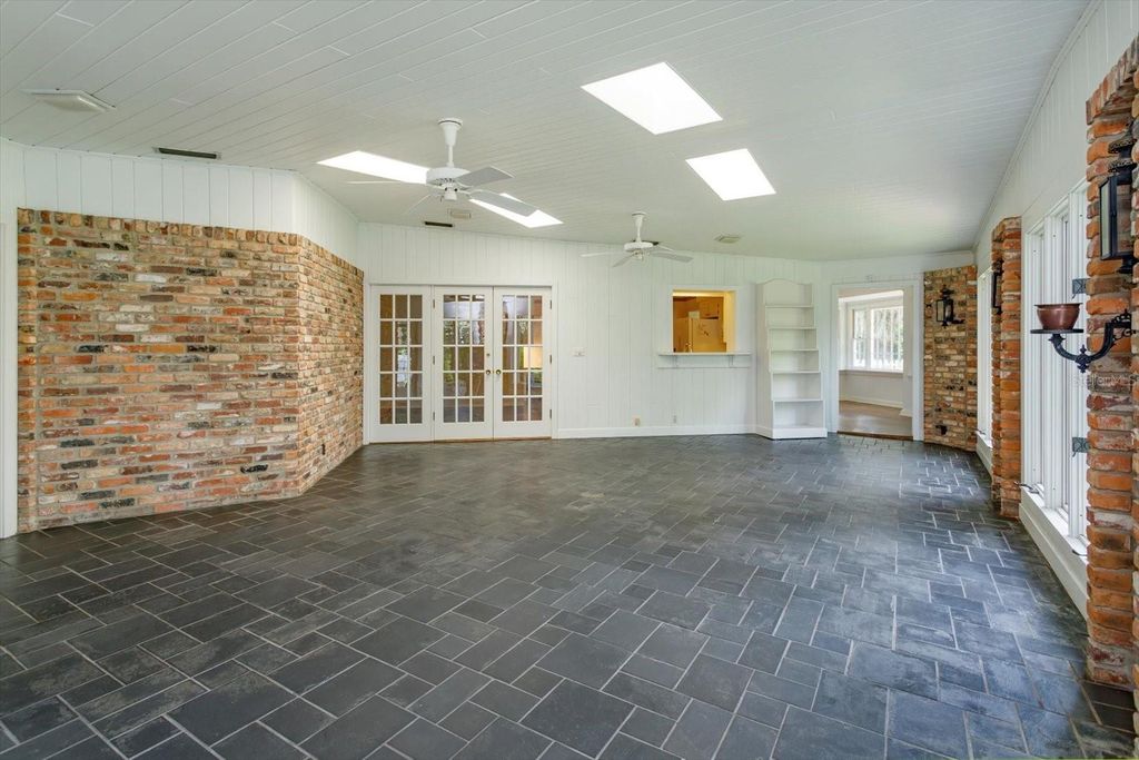 Image 25 of property listing at 5019 GRAN LAC AVENUE, Orlando, FL 32812
