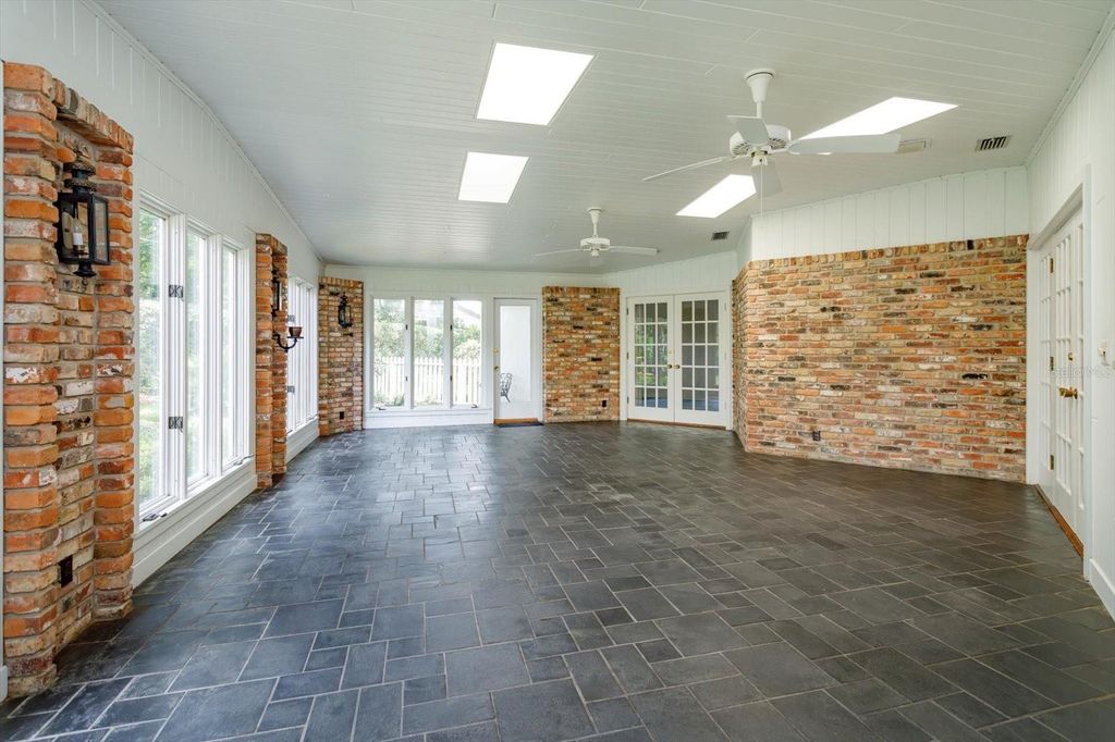 Image 27 of property listing at 5019 GRAN LAC AVENUE, Orlando, FL 32812