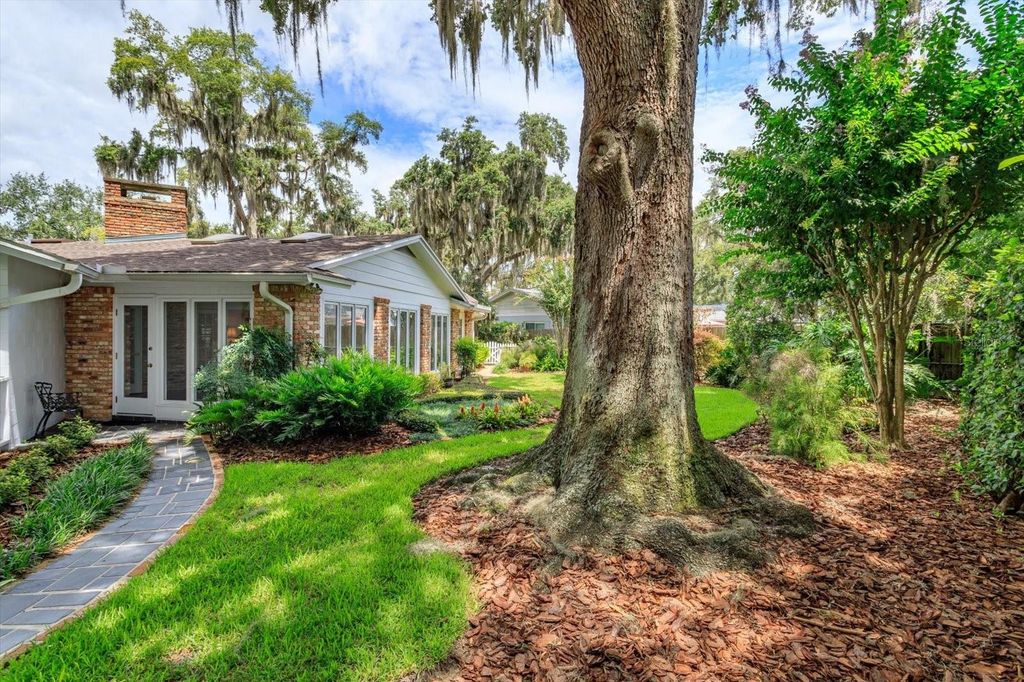 Image 39 of property listing at 5019 GRAN LAC AVENUE, Orlando, FL 32812