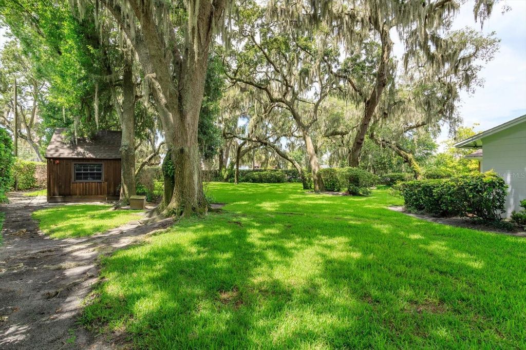 Image 41 of property listing at 5019 GRAN LAC AVENUE, Orlando, FL 32812