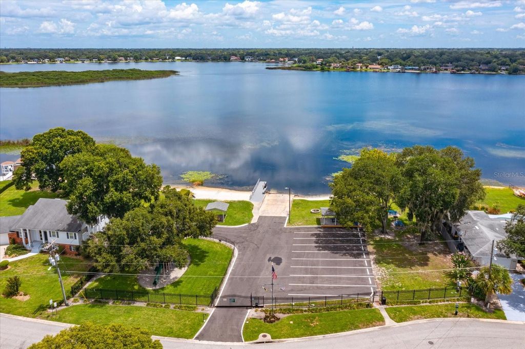 Image 44 of property listing at 5019 GRAN LAC AVENUE, Orlando, FL 32812