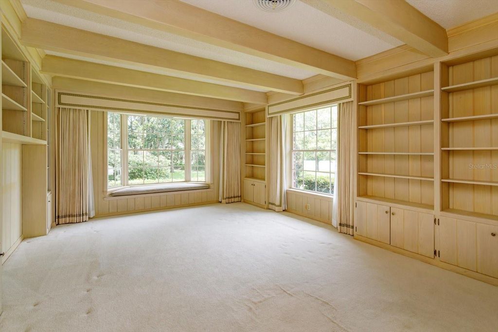 Image 10 of property listing at 5019 GRAN LAC AVENUE, Orlando, FL 32812