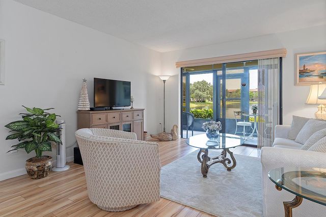 7844 Willow Spring Drive 1713, Lake Worth, FL 33467
