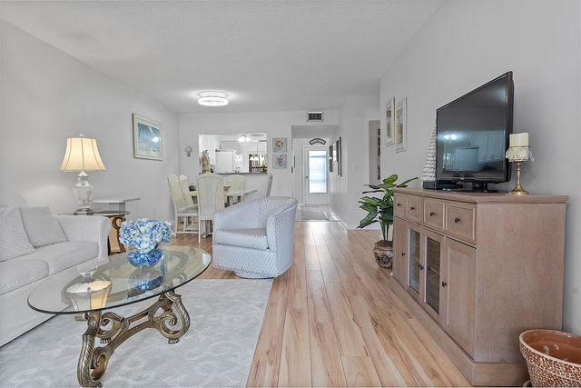 7844 Willow Spring Drive 1713, Lake Worth, FL 33467