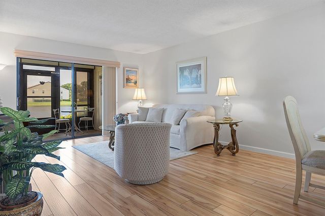 7844 Willow Spring Drive 1713, Lake Worth, FL 33467