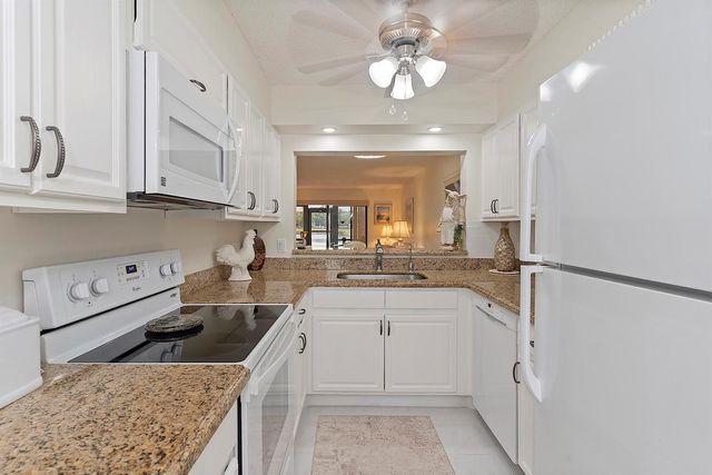 7844 Willow Spring Drive 1713, Lake Worth, FL 33467