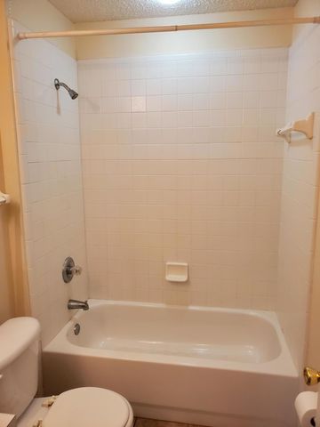 3432 INTERNATIONAL VILLAGE Drive W, Jacksonville, FL 32277