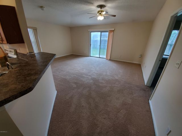 3432 INTERNATIONAL VILLAGE Drive W, Jacksonville, FL 32277