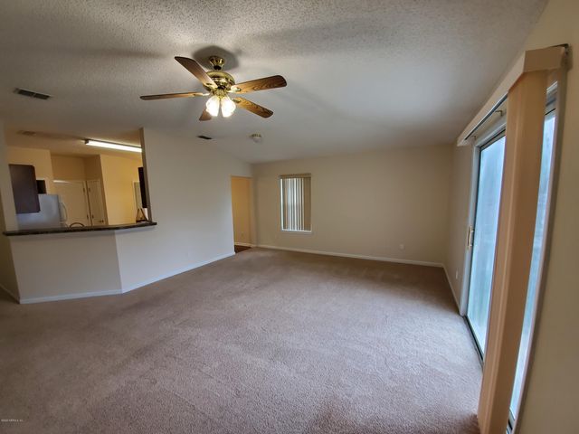 3432 INTERNATIONAL VILLAGE Drive W, Jacksonville, FL 32277