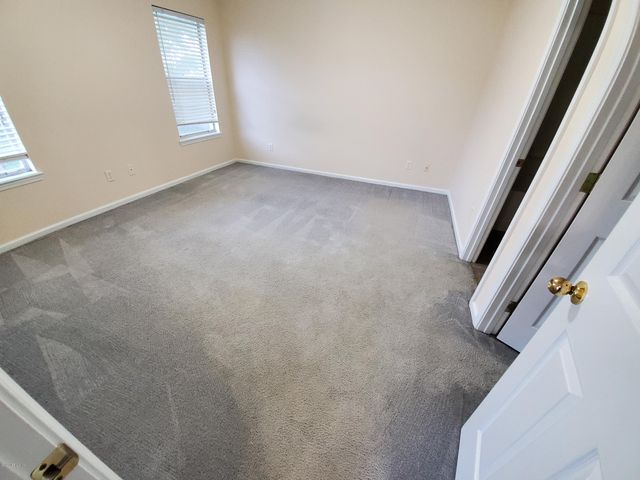 3432 INTERNATIONAL VILLAGE Drive W, Jacksonville, FL 32277