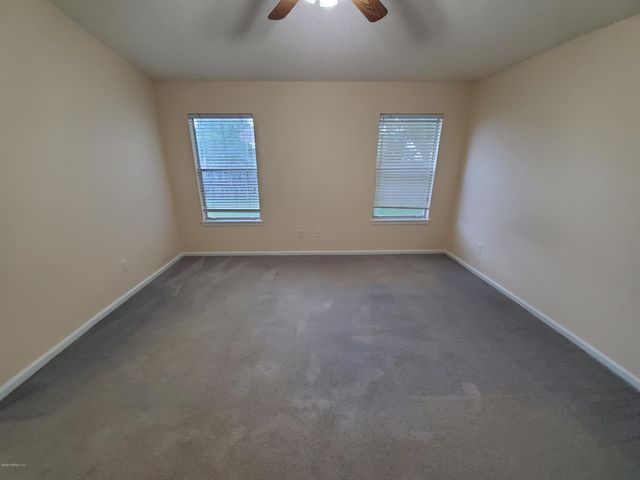 3432 INTERNATIONAL VILLAGE Drive W, Jacksonville, FL 32277