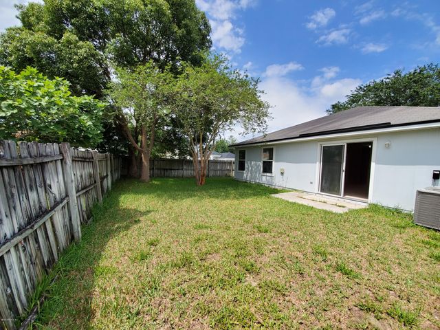 3432 INTERNATIONAL VILLAGE Drive W, Jacksonville, FL 32277