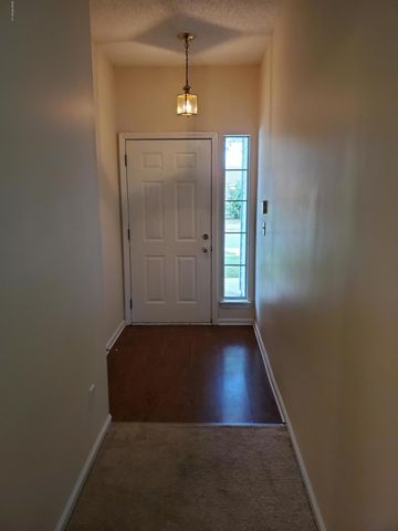 3432 INTERNATIONAL VILLAGE Drive W, Jacksonville, FL 32277