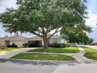 3432 INTERNATIONAL VILLAGE Drive W, Jacksonville, FL 32277