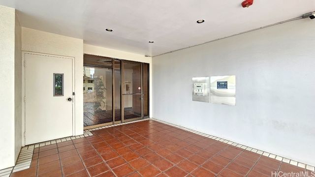 2222 Citron Street 403, Honolulu, HI 96826