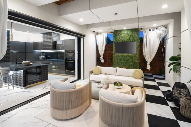 5025 Wateka Drive, Dallas, TX 75209