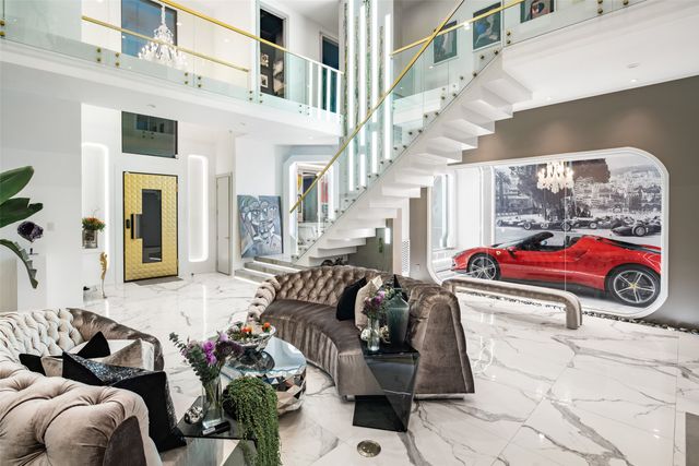 5025 Wateka Drive, Dallas, TX 75209