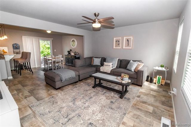 1205 Lancaster Street, Lapeer, MI 48446