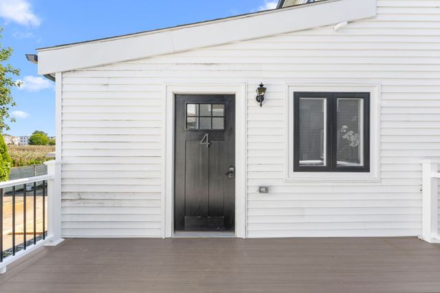 194 Washington Ave 4, Winthrop, MA 02152