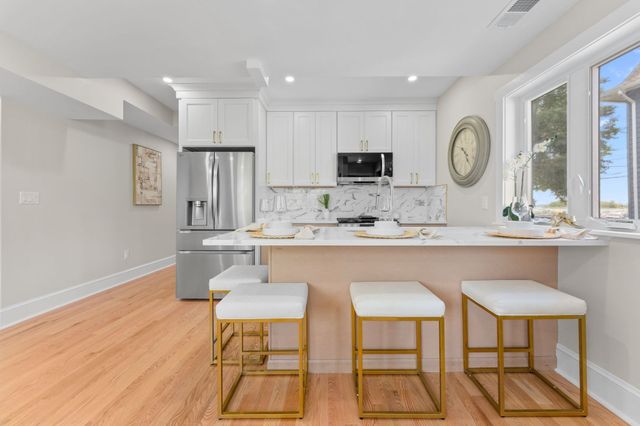 194 Washington Ave 4, Winthrop, MA 02152