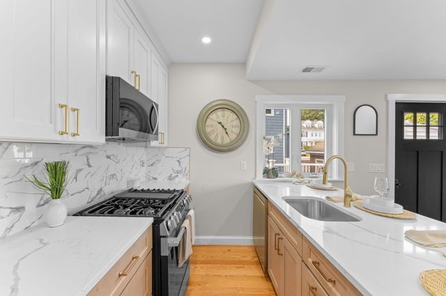 194 Washington Ave 4, Winthrop, MA 02152