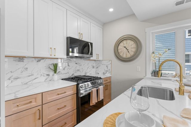 194 Washington Ave 4, Winthrop, MA 02152