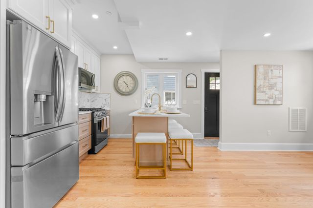194 Washington Ave 4, Winthrop, MA 02152